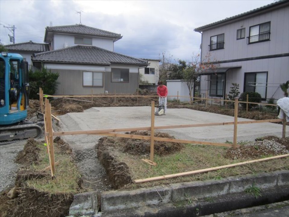 基礎工事スタート