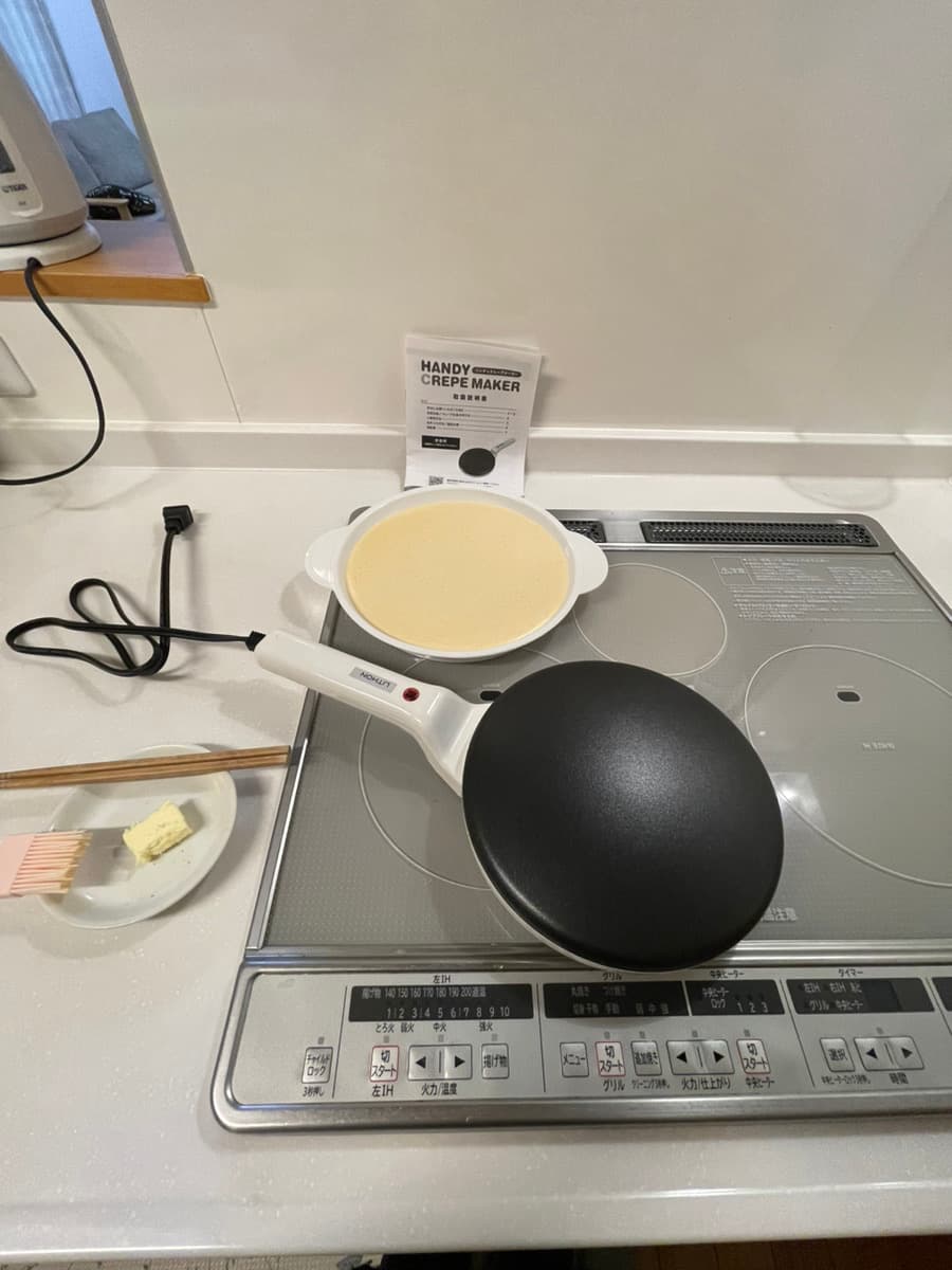 クレープを焼く準備の画像