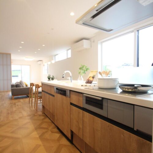 ミーレ食洗機を搭載した、奥様こだわりのキッチンスペース☆彡  Ｓ様邸のキッチンは片側が壁に接しているペニンシュラキッチンになります♡