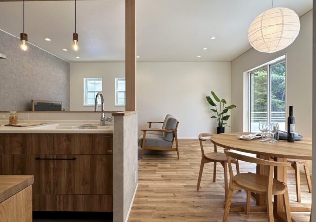 まっ白な外観が光る、北欧スタイルの家 ~ラーゴムな暮らし~