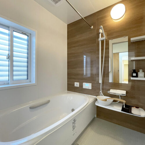 浴槽：LIXIL　アライズ1616