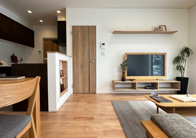 店舗も住居もコンパクトに！「シンプル」が好きな私たちにちょうどいい家