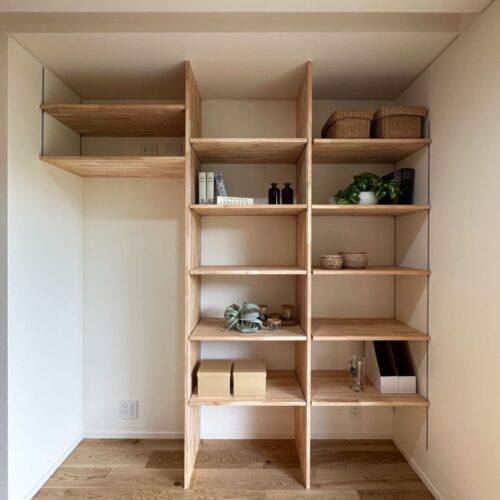 緻密に計画された収納力。  何を収納するのかをお聞きし、大工さんが形にしました。