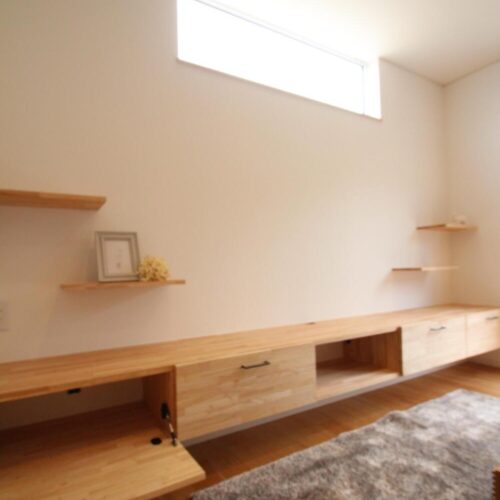 広々3帖のサンルーム☆彡室内干しできるスペースは重要ですね！  洗濯機もサンルームに設置するので、重い洗濯物を持って移動しなくてもよい設計(^^♪