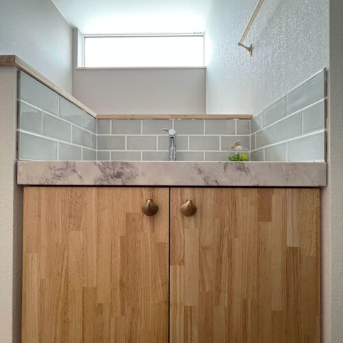 洗面台はTOTOのドレーナを選ばれました♪  広々使えるのが喜ばれるTOTOドレーナ(*´ω`*)  ヘキサゴンのタイルがお洒落♡