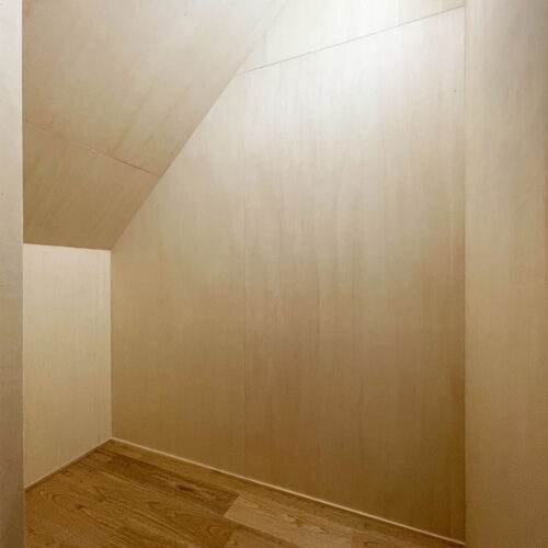 階段下のデッドスペースも収納スペースとして有効活用(^O^)／  収納場所はあるだけ便利ですよね～♡